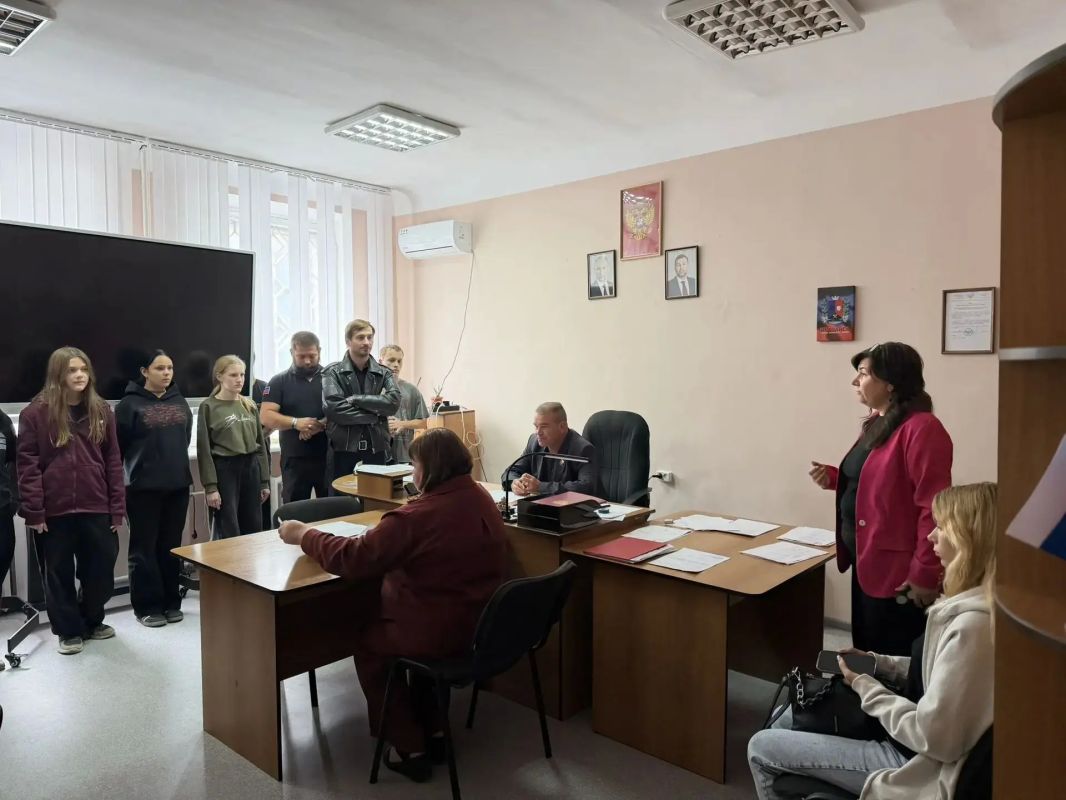 Круглый стол с молодёжью округа Круглый стол с молодёжью округа