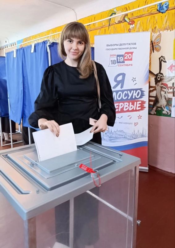 Наше будущее получает право голоса! Сегодня многие ребята впервые пришли на избирательные участки, чтобы самостоятельно сделать свой выбор