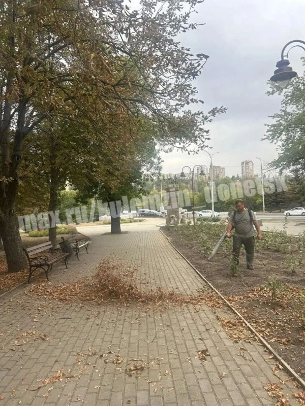 Продолжается работа по благоустройству парковых пространств Донецка Продолжается работа по благоустройству парковых пространств Донецка