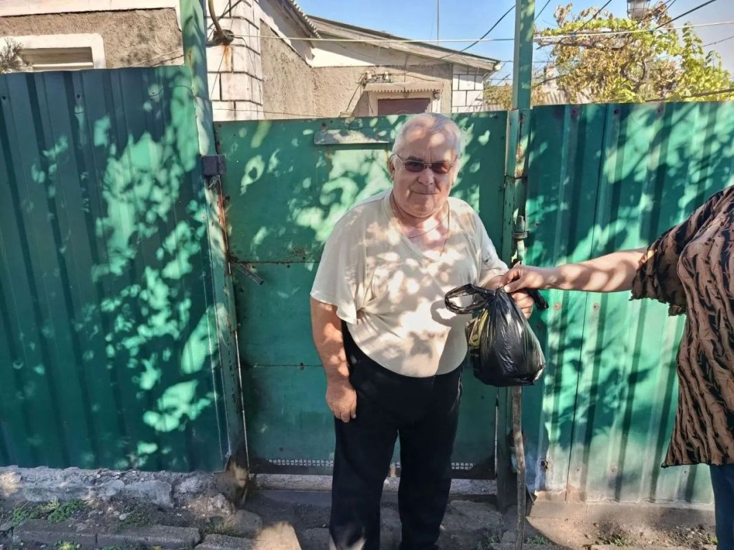 В честь Дня Шахтера нашу республику тепло поздравила российская компания «Полар Сифуд Раша» В честь Дня Шахтера нашу республику тепло поздравила российская компания «Полар Сифуд Раша»