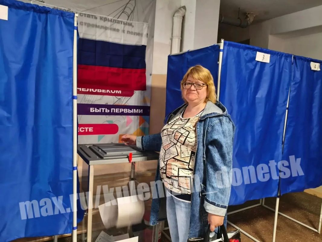 Исторический момент: в Донецке дан старт основным трёхдневным выборам в Государственную Думу Российской Федерации! Исторический момент: в Донецке дан старт основным трёхдневным выборам в Государственную Думу Российской Федерации!