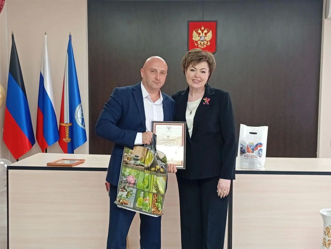 Благодарности комитета по жилищно-коммунальному хозяйству Народного Совета ДНР лучшим представителям депутатского корпуса Ясиноватского муниципального совета на торжественном мероприятии по случаю 154-й годовщины Ясиноватой... Благодарности комитета по жилищно-коммунальному хозяйству Народного Совета ДНР лучшим представителям депутатского корпуса Ясиноватского муниципального совета на торжественном мероприятии по случаю 154-й годовщины Ясиноватой...