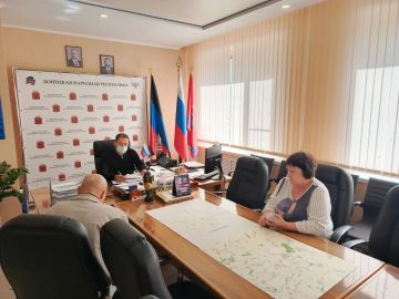 Константин Зинченко: Провёл личный приём граждан совместно с руководителями профильных структурных подразделений администрации Волновахского муниципального округа
