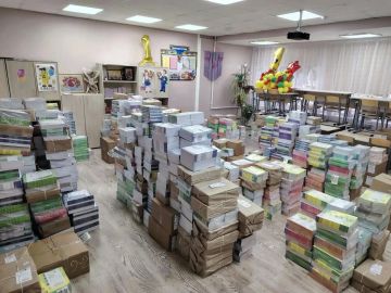 Книжные фонды школьных библиотек Шахтерского округа пополнились новыми учебниками