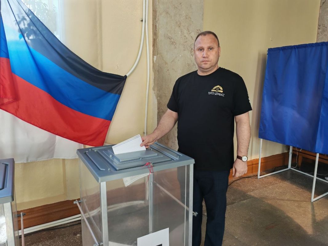 Вечные звёзды памяти засияли в Торезе Вечные звёзды памяти засияли в Торезе