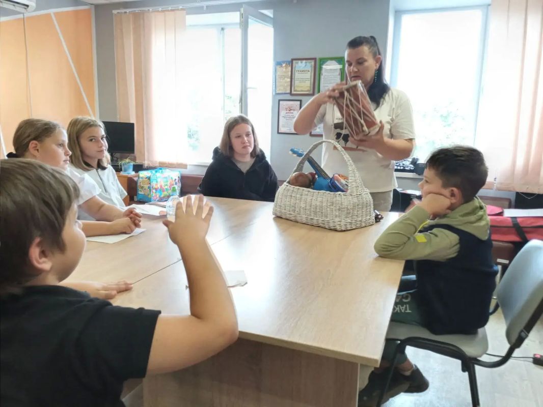 15.09.2026 в Кальчикском сельском доме культуры - структурном подразделении МКУ "Володарский Дом культуры" прошла развлекательная программа для детей: "Музыкальная шкатулка" с целью развития познавательного интереса к... 15.09.2026 в Кальчикском сельском доме культуры - структурном подразделении МКУ "Володарский Дом культуры" прошла развлекательная программа для детей: "Музыкальная шкатулка" с целью развития познавательного интереса к...
