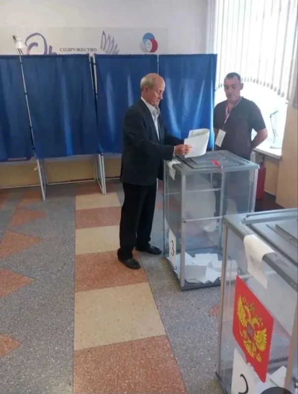 Ялтинская поселковая ветеранская организация приняла участие в голосовании Ялтинская поселковая ветеранская организация приняла участие в голосовании