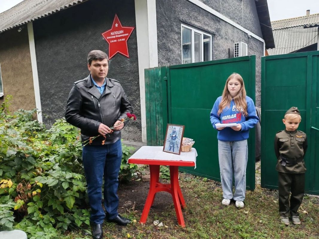Вечные звёзды памяти засияли в Торезе Вечные звёзды памяти засияли в Торезе