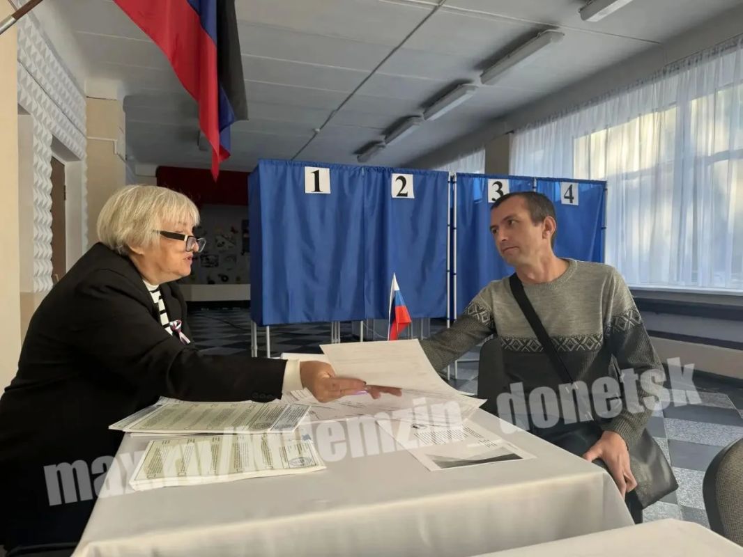 Исторический момент: в Донецке дан старт основным трёхдневным выборам в Государственную Думу Российской Федерации! Исторический момент: в Донецке дан старт основным трёхдневным выборам в Государственную Думу Российской Федерации!