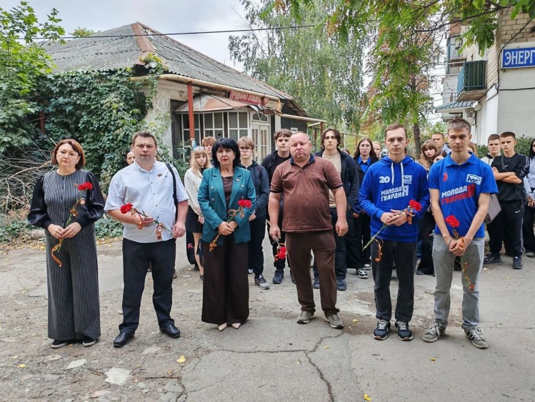 Вечные звёзды памяти засияли в Торезе Вечные звёзды памяти засияли в Торезе