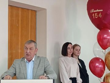 В преддверии Дня рождения Ясиноватой в администрации округа прошло чествование лучших представителей трудовых коллективов и общественного актива города