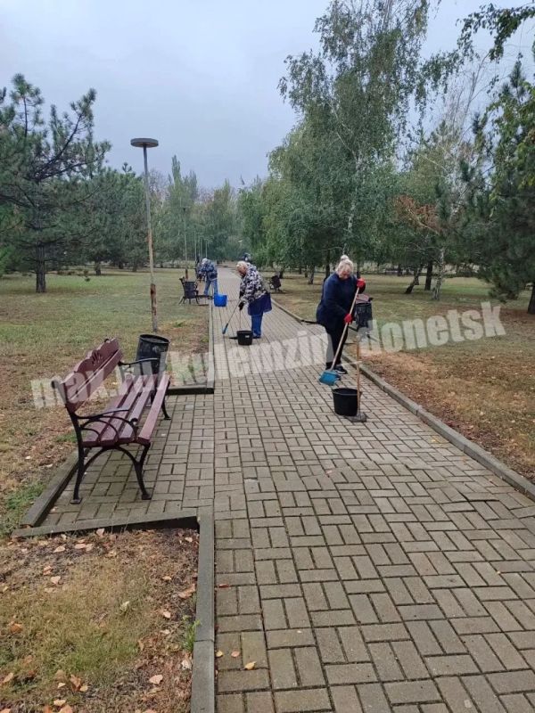 Продолжается работа по благоустройству парковых пространств Донецка Продолжается работа по благоустройству парковых пространств Донецка