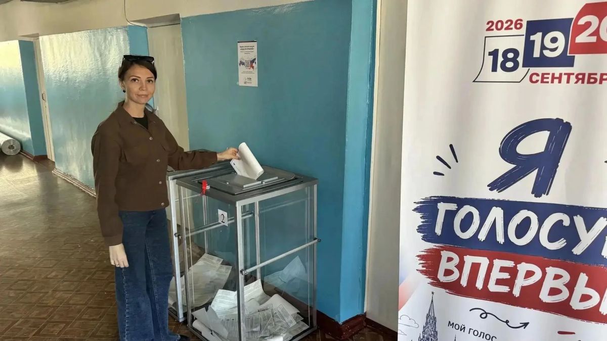 Сотрудники учреждений культуры Старобешевского округа исполнили свой гражданский долг — сегодня они одними из первых пришли на избирательные участки, чтобы проголосовать на выборах депутатов Государственной Думы РФ Сотрудники учреждений культуры Старобешевского округа исполнили свой гражданский долг — сегодня они одними из первых пришли на избирательные участки, чтобы проголосовать на выборах депутатов Государственной Думы РФ