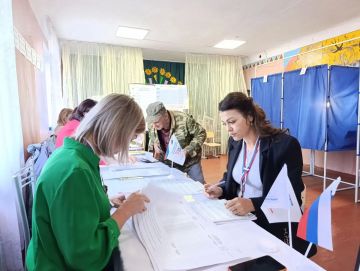 Елена Рязанцева: В Пролетарском районе, как и по всей Донецкой Народной Республике, открылись избирательные участки для голосования на выборах депутатов Государственной Думы