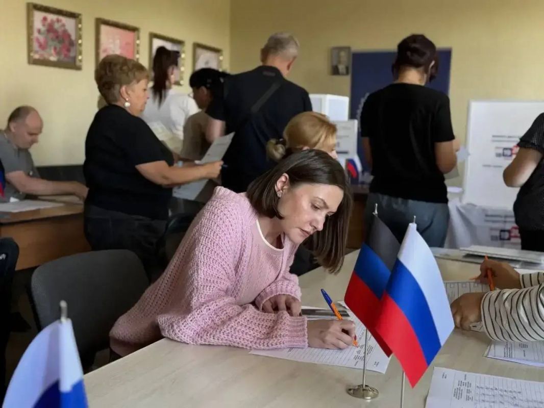 Ирина Кутенко: Вместе с коллективом Министерства труда и социальной защиты ДНР приняли участие в голосовании, исполнив свой гражданский долг Ирина Кутенко: Вместе с коллективом Министерства труда и социальной защиты ДНР приняли участие в голосовании, исполнив свой гражданский долг