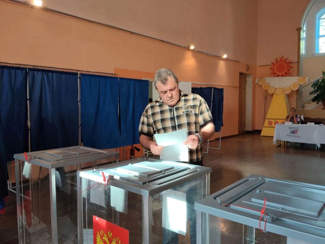 Голосуем вместе! Жители Амвросиевки делают свой выбор Голосуем вместе! Жители Амвросиевки делают свой выбор