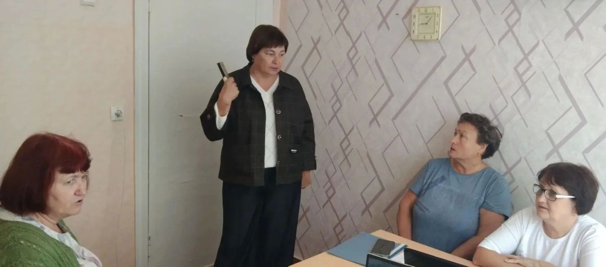 Начальник Василевского территориального отдела Ирина Щурова встретилась с сотрудниками Василевской школы Начальник Василевского территориального отдела Ирина Щурова встретилась с сотрудниками Василевской школы