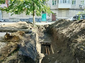 В рамках подготовки к отопительному периоду 2026-2027 гг. силами Филиала «Макеевкатеплосеть» ГУП ДНР «Донбасстеплоэнерго» продолжаются ремонтные работы на тепловых сетях