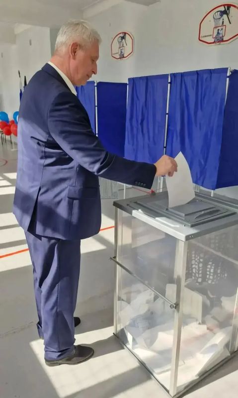 Наталья Бегуненко: Сегодня депутат Донецкого городского совета Андрей Евгеньевич Середа проголосовал на выборах в Государственную Думу Наталья Бегуненко: Сегодня депутат Донецкого городского совета Андрей Евгеньевич Середа проголосовал на выборах в Государственную Думу