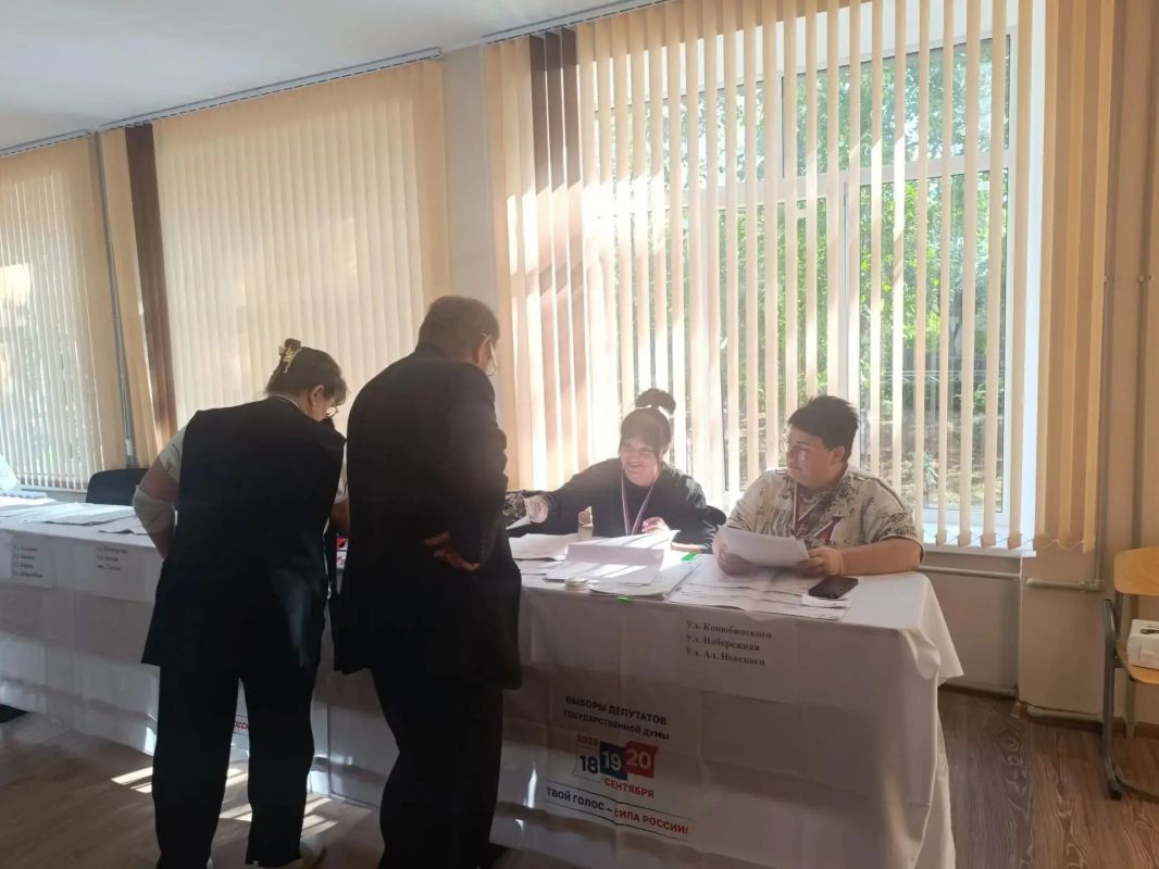 Николай Руппель: В Ясиноватой стартовал второй день голосования на избирательных участках Николай Руппель: В Ясиноватой стартовал второй день голосования на избирательных участках