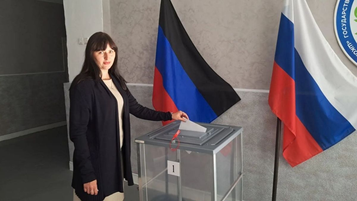 Стартовал второй день голосования на избирательных участках Стартовал второй день голосования на избирательных участках