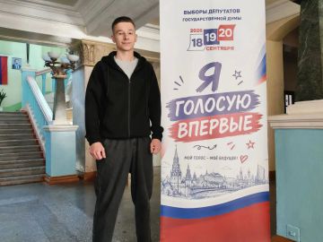 Коллектив аппарата Торезского городского совета принял участие в выборах депутатов Государственной Думы, проголосовав за стабильность и развитие нашего государства