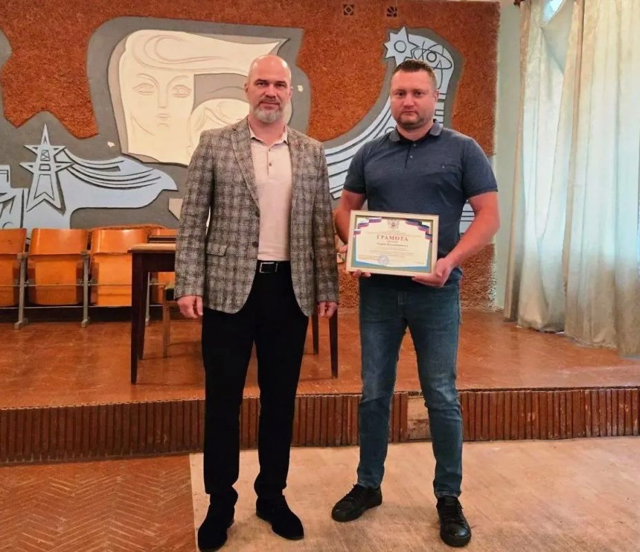 Сегодня Светлодарск празднует День города — праздник, объединяющий всех, для кого этот уютный уголок стал по-настоящему родным Сегодня Светлодарск празднует День города — праздник, объединяющий всех, для кого этот уютный уголок стал по-настоящему родным