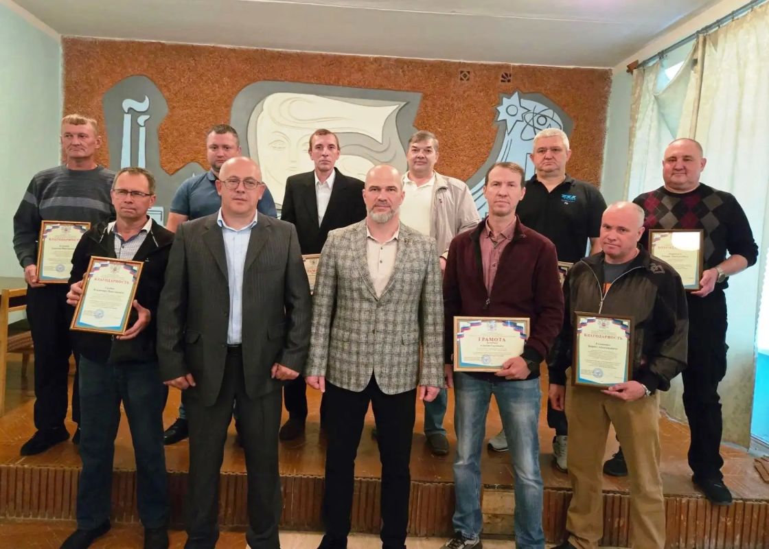 Сегодня Светлодарск празднует День города — праздник, объединяющий всех, для кого этот уютный уголок стал по-настоящему родным Сегодня Светлодарск празднует День города — праздник, объединяющий всех, для кого этот уютный уголок стал по-настоящему родным