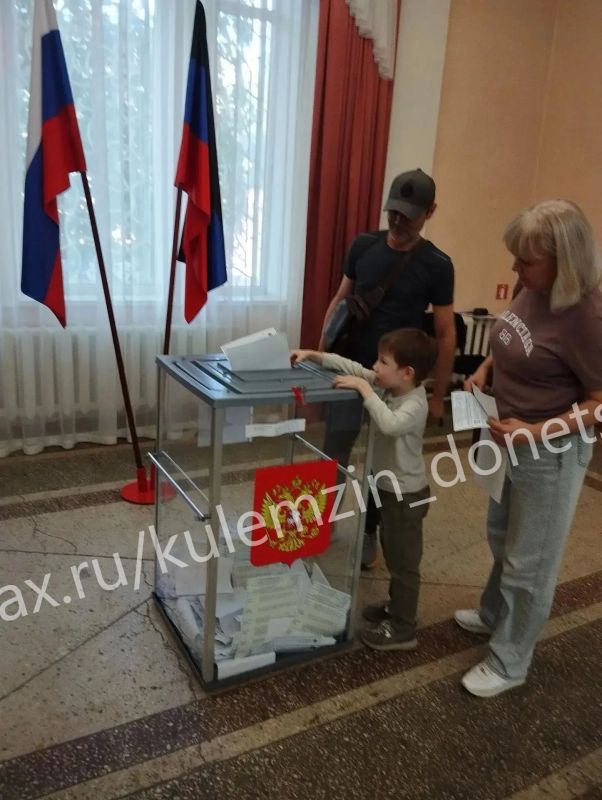 Сегодня — второй день выборов, и в Донецке чувствуется особая энергия: люди осознанно делают свой выбор Сегодня — второй день выборов, и в Донецке чувствуется особая энергия: люди осознанно делают свой выбор