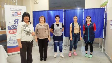 Депутат Старобешевского муниципального совета Светлана Матющенко вместе с трудовым коллективом ГБОУ "Комсомольская школа № 1" исполнили свой гражданский долг на выборах депутатов Государственной Думы РФ