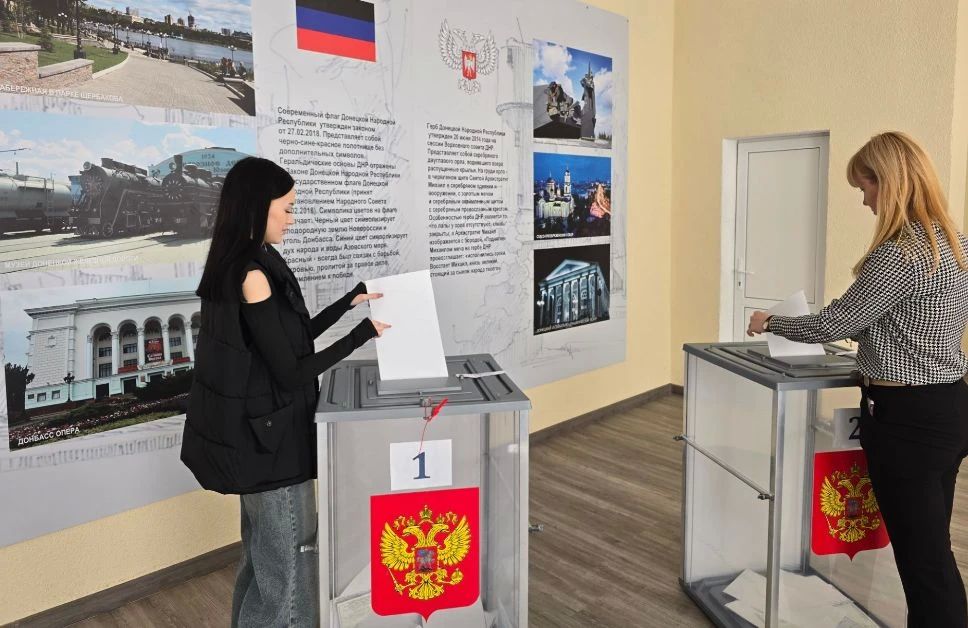 Александр Качанов: В дни выборов молодежь не остается в стороне — они приходят голосовать и помогать на избирательный участок Александр Качанов: В дни выборов молодежь не остается в стороне — они приходят голосовать и помогать на избирательный участок