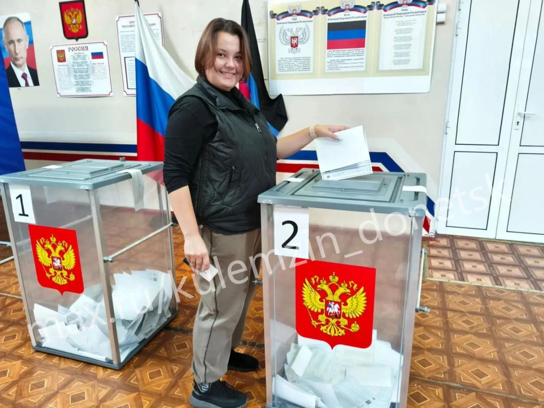 Сегодня — второй день выборов, и в Донецке чувствуется особая энергия: люди осознанно делают свой выбор Сегодня — второй день выборов, и в Донецке чувствуется особая энергия: люди осознанно делают свой выбор