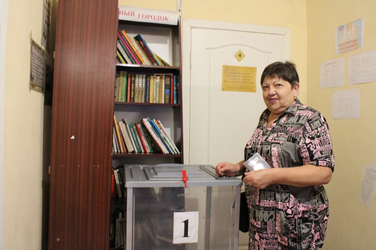 Краснолиманцы продолжают голосовать на выборах депутатов в Государственную Думу Российской Федерации Краснолиманцы продолжают голосовать на выборах депутатов в Государственную Думу Российской Федерации