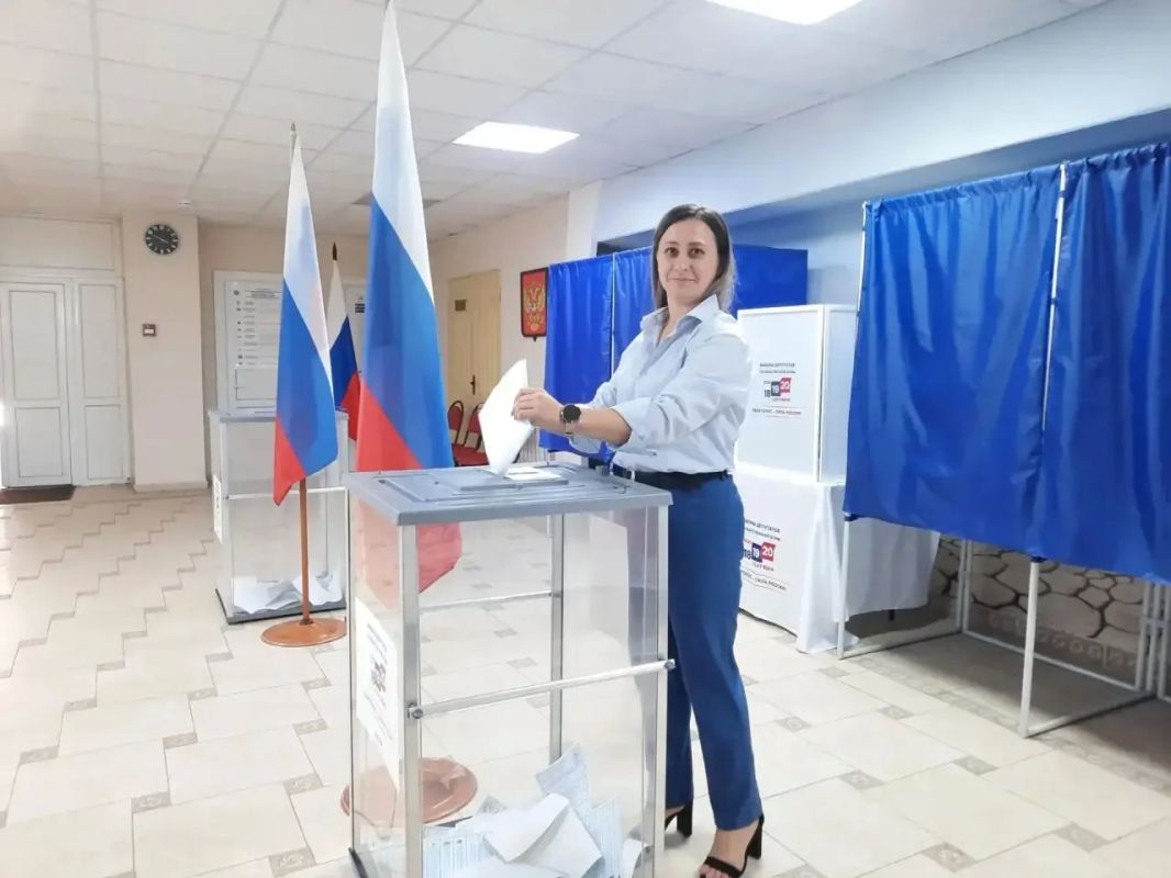Борис Трима: Депутат Мангушского муниципального совета Эвелина Чекалова приняла участие в выборах Борис Трима: Депутат Мангушского муниципального совета Эвелина Чекалова приняла участие в выборах