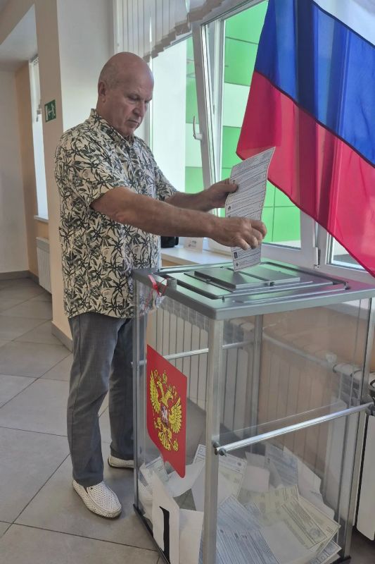 Сегодня стартовал второй день голосования на выборах депутатов Государственной Думы Сегодня стартовал второй день голосования на выборах депутатов Государственной Думы