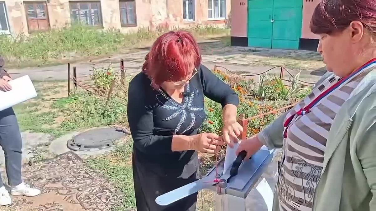 В Горняцком районе Макеевки организовано выездное голосование для маломобильных жителей