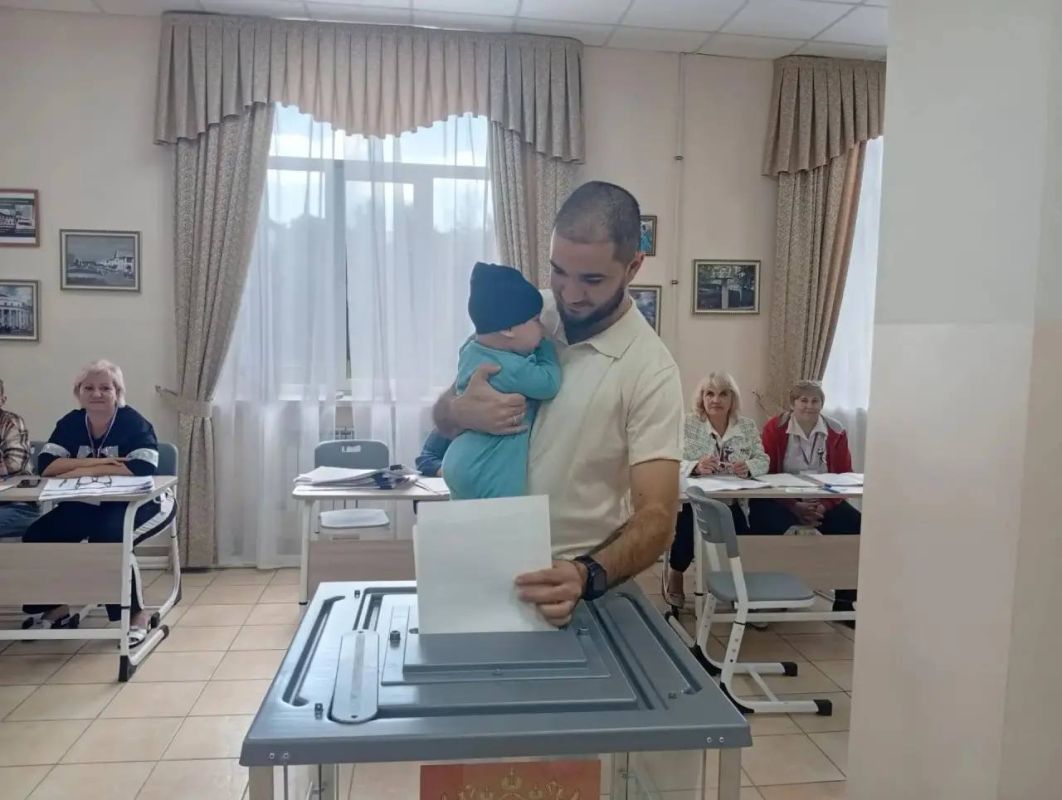 В Ясиноватой идёт второй день голосования В Ясиноватой идёт второй день голосования