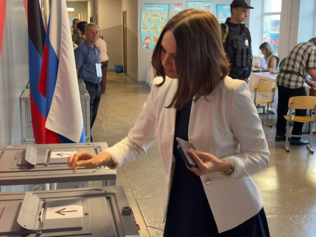 Второй день голосования. Россияне в течение 18, 19 и 20 сентября определят состав Госдумы IХ созыва и множество голосований другого уровня Второй день голосования. Россияне в течение 18, 19 и 20 сентября определят состав Госдумы IХ созыва и множество голосований другого уровня