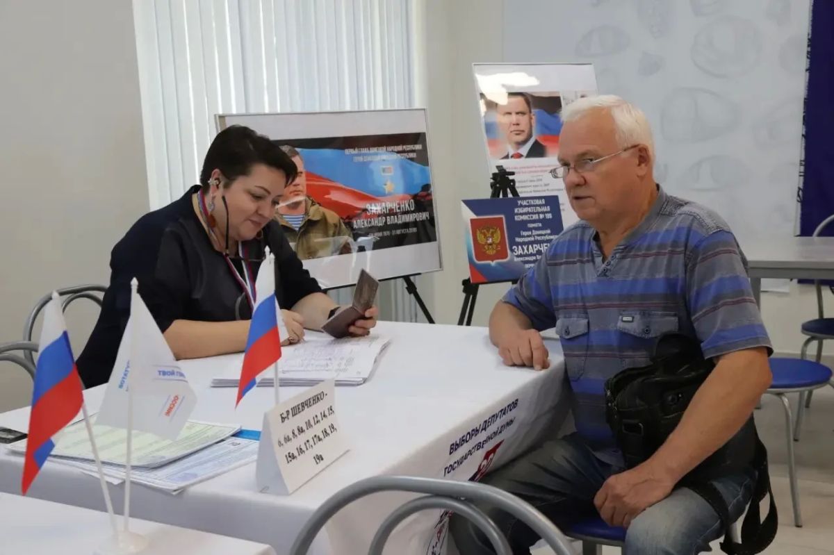 Первые в истории ДНР выборы депутатов в Госдуму - в объективе корреспондента «КП Донецк» Первые в истории ДНР выборы депутатов в Госдуму - в объективе корреспондента «КП Донецк»