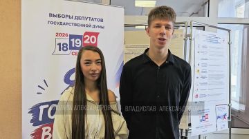 Молодёжь городского округа Енакиево впервые голосует на выборах депутатов в Государственную Думу Российской Федерации