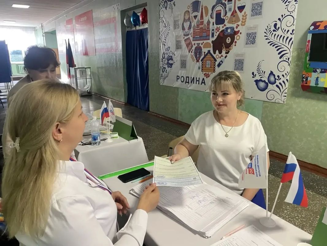 Секретарь первичного отделения №267 Екатерина Зуева исполнила свой гражданский долг на выборах депутатов Государственной Думы Секретарь первичного отделения №267 Екатерина Зуева исполнила свой гражданский долг на выборах депутатов Государственной Думы