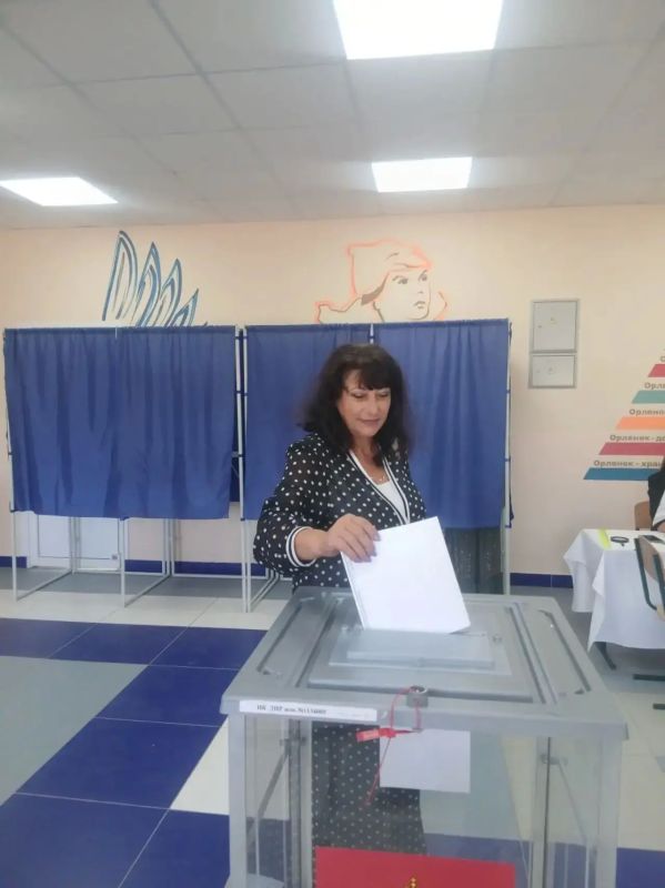 Коллектив Ялтинского Дома культуры принял участие в выборах Коллектив Ялтинского Дома культуры принял участие в выборах