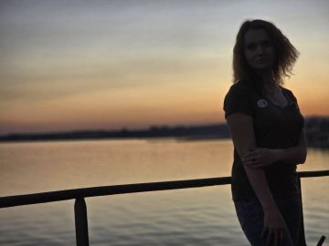 Анна Долгарева: На берегу Азовского моря стоял проржавевший и изрядно обгоревший корабль