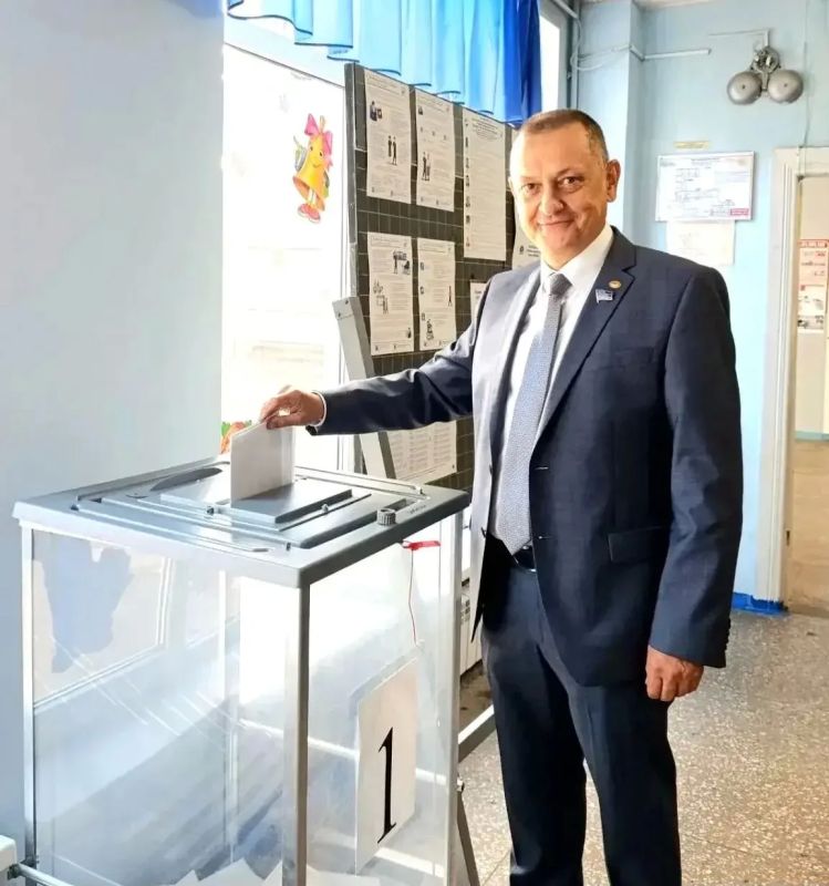 Депутаты Народного Совета ДНР приняли участие в выборах депутатов Государственной Думы Парламентарии Донецкой Народной Республики подтвердили свою активную жизненную и гражданскую позицию, отдав свой голос за представителя... Депутаты Народного Совета ДНР приняли участие в выборах депутатов Государственной Думы Парламентарии Донецкой Народной Республики подтвердили свою активную жизненную и гражданскую позицию, отдав свой голос за представителя...