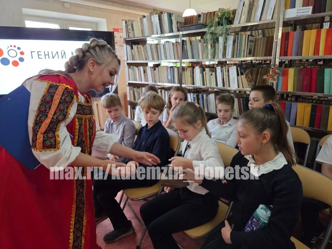В библиотеке-филиале № 3 состоялась познавательная экскурсия «Веков связующая нить», посвященная русским традициям В библиотеке-филиале № 3 состоялась познавательная экскурсия «Веков связующая нить», посвященная русским традициям