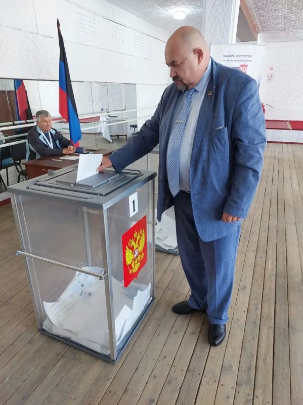 Депутаты Народного Совета ДНР приняли участие в выборах депутатов Государственной Думы Парламентарии Донецкой Народной Республики подтвердили свою активную жизненную и гражданскую позицию, отдав свой голос за представителя... Депутаты Народного Совета ДНР приняли участие в выборах депутатов Государственной Думы Парламентарии Донецкой Народной Республики подтвердили свою активную жизненную и гражданскую позицию, отдав свой голос за представителя...