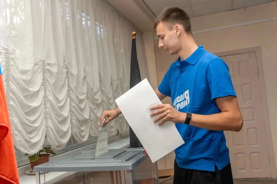 На выборах депутатов Государственной Думы проголосовал руководитель «Молодой Гвардии Единой России» в ДНР Сергей Добровольский На выборах депутатов Государственной Думы проголосовал руководитель «Молодой Гвардии Единой России» в ДНР Сергей Добровольский