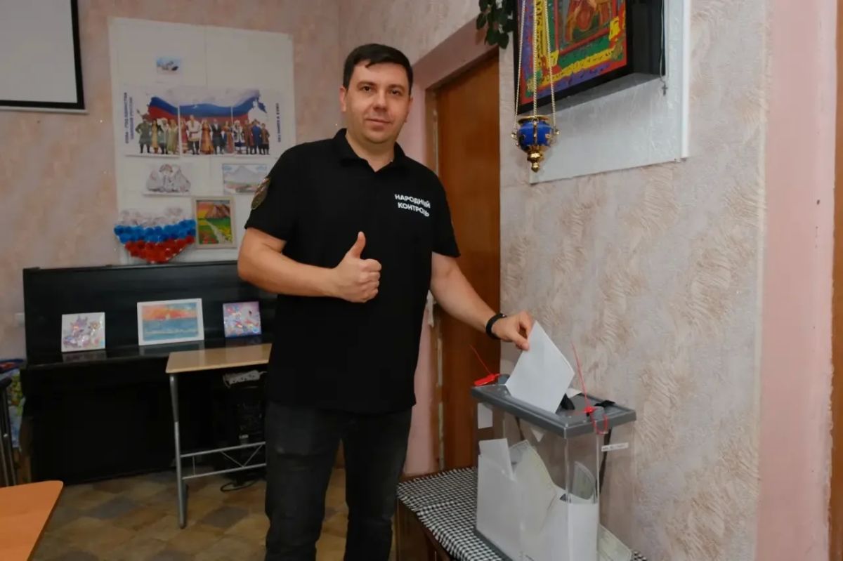 Депутаты Народного Совета ДНР приняли участие в выборах депутатов Государственной Думы Парламентарии Донецкой Народной Республики подтвердили свою активную жизненную и гражданскую позицию, отдав свой голос за представителя... Депутаты Народного Совета ДНР приняли участие в выборах депутатов Государственной Думы Парламентарии Донецкой Народной Республики подтвердили свою активную жизненную и гражданскую позицию, отдав свой голос за представителя...