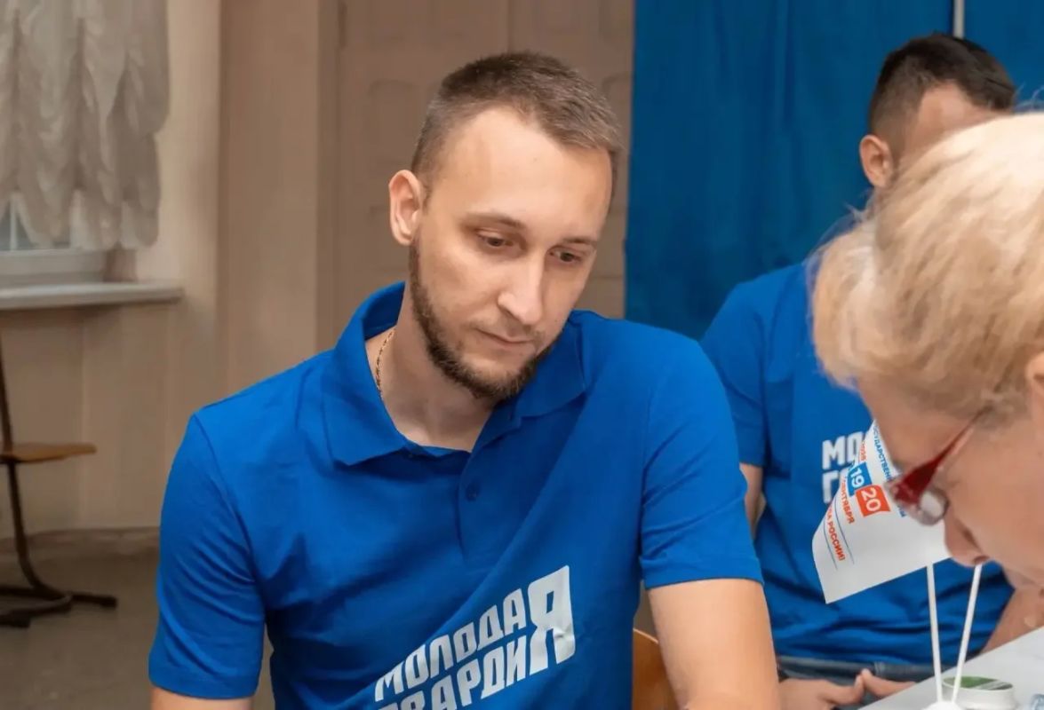 Депутаты Народного Совета ДНР приняли участие в выборах депутатов Государственной Думы Парламентарии Донецкой Народной Республики подтвердили свою активную жизненную и гражданскую позицию, отдав свой голос за представителя... Депутаты Народного Совета ДНР приняли участие в выборах депутатов Государственной Думы Парламентарии Донецкой Народной Республики подтвердили свою активную жизненную и гражданскую позицию, отдав свой голос за представителя...