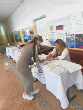 Лидер общественного мнения Агурбаш Михаил Станиславович с супругой проголосовали на выборах в Государственную Думу 2026 года